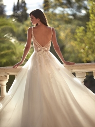 Amelie 25015 close back.jpg